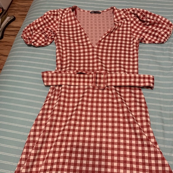 Zara - Picture 2 of 2